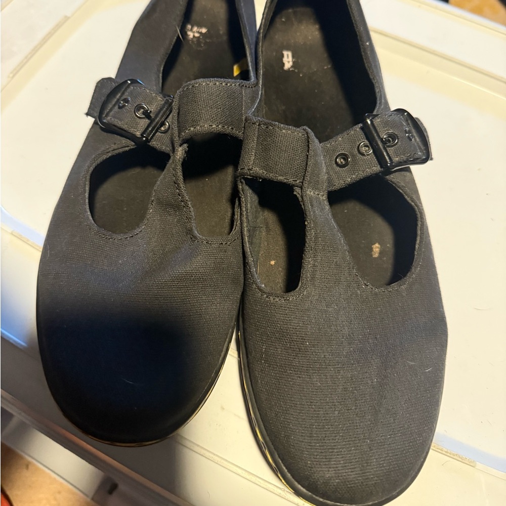 Dr marten t strap airwaves